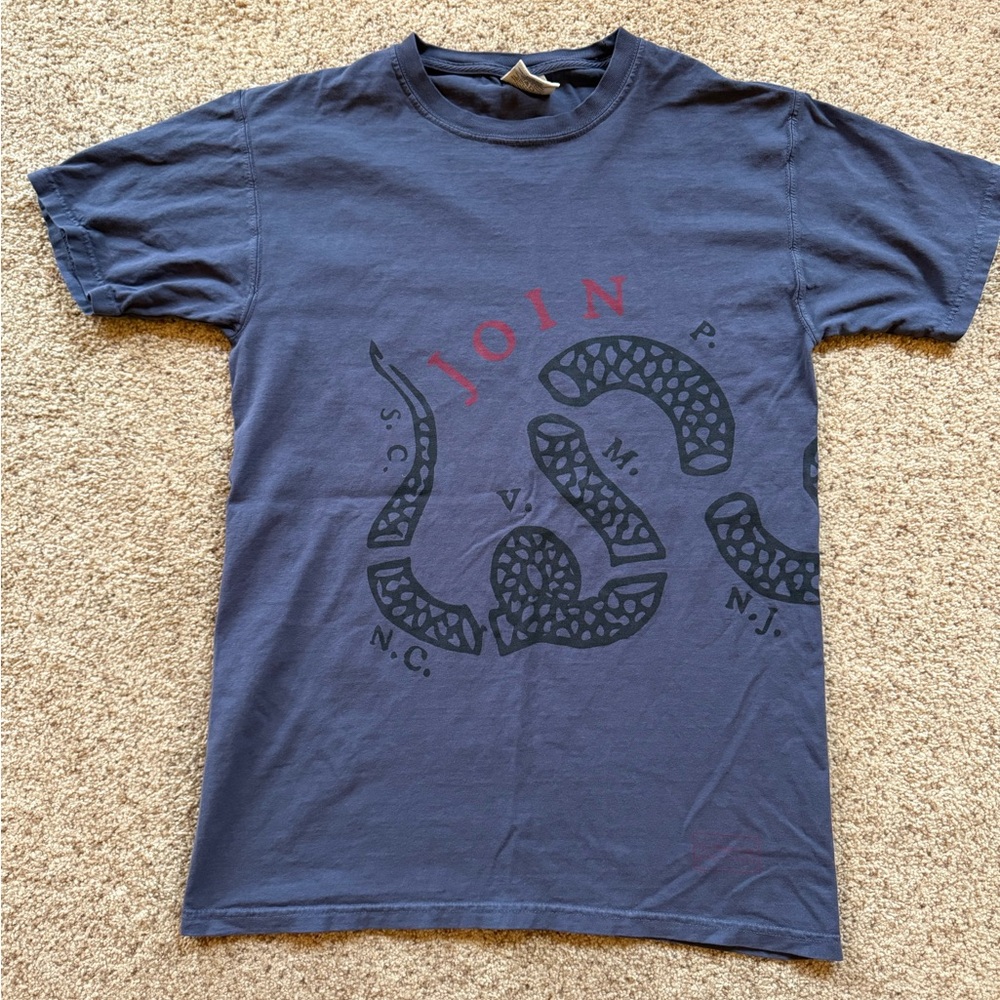 Join or Die The History Place Shirt Size Small